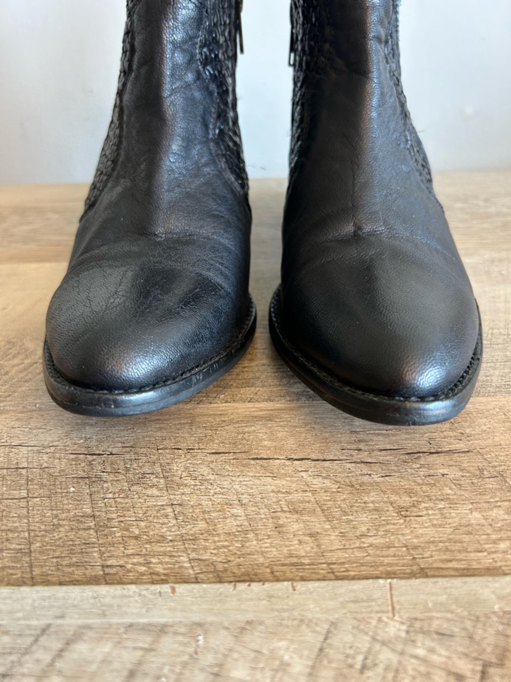 Seychelles Black  Woven cutout leather ankle bootie Size 9 Boho Western Classic - Picture 3 of 9